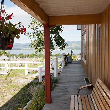 Auberge Au Poste De Traite Sainte-Famille Εξωτερικό φωτογραφία