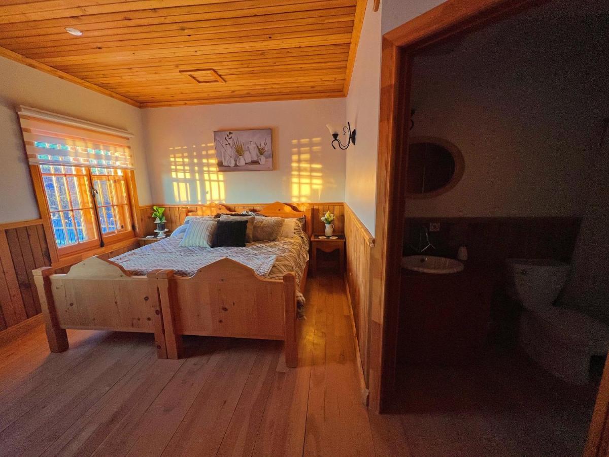Auberge Au Poste De Traite Sainte-Famille Εξωτερικό φωτογραφία