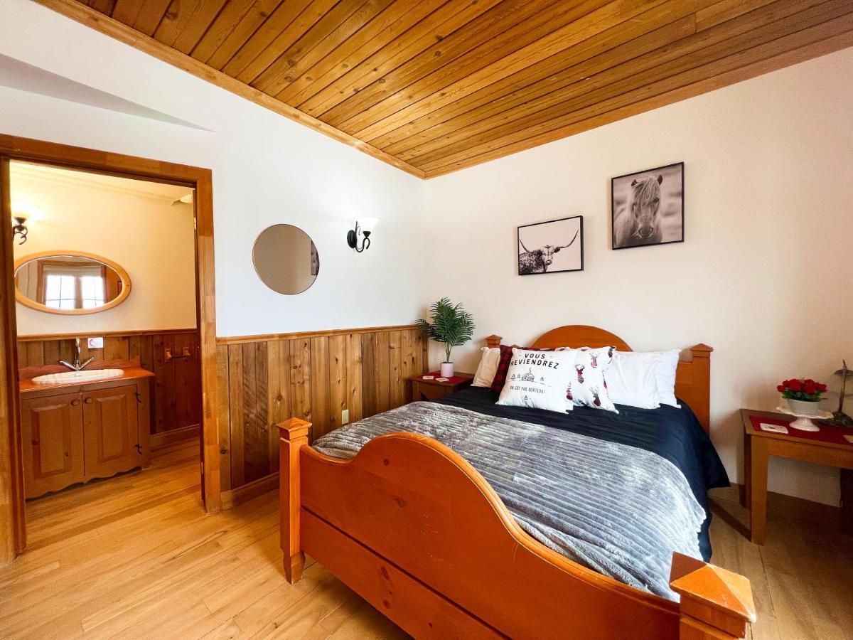Auberge Au Poste De Traite Sainte-Famille Εξωτερικό φωτογραφία